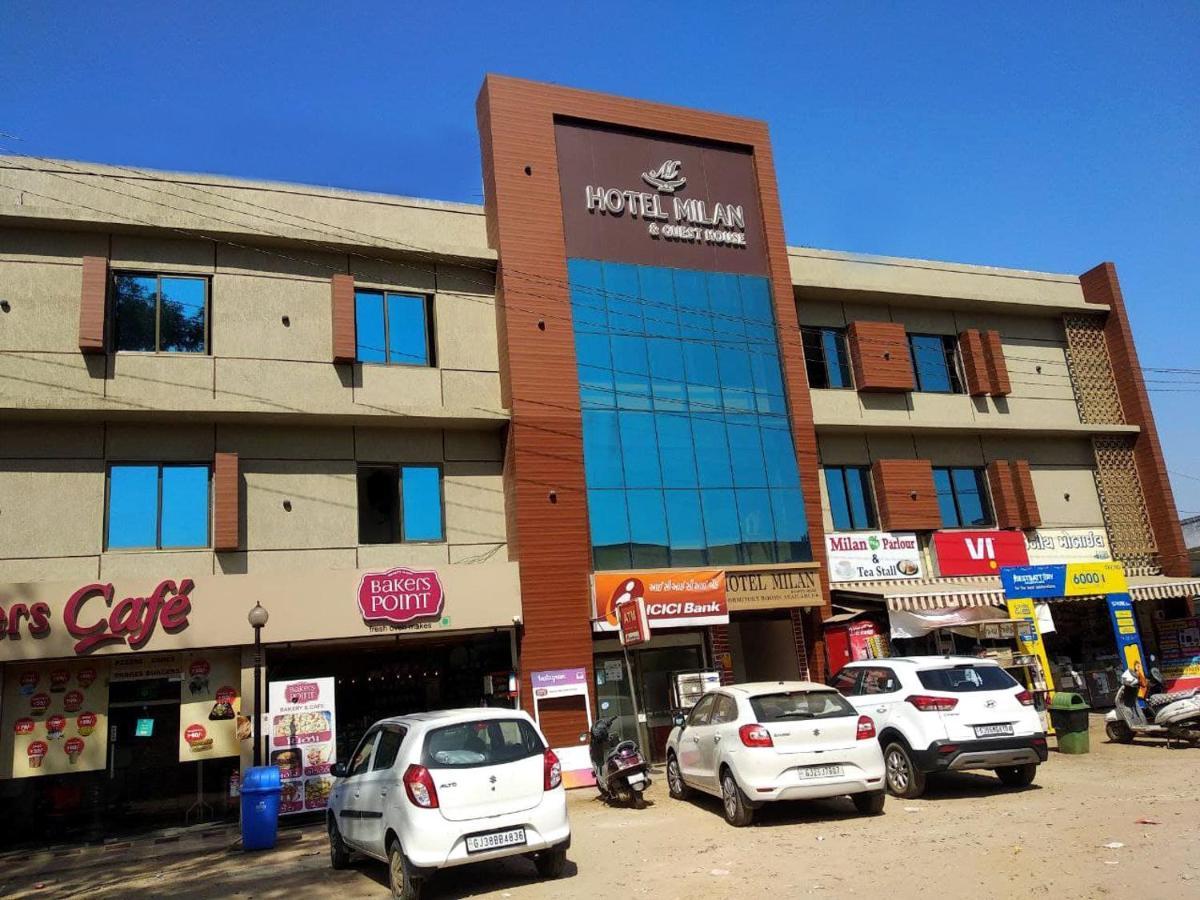 Hotel Milan Ahmedabad Ngoại thất bức ảnh