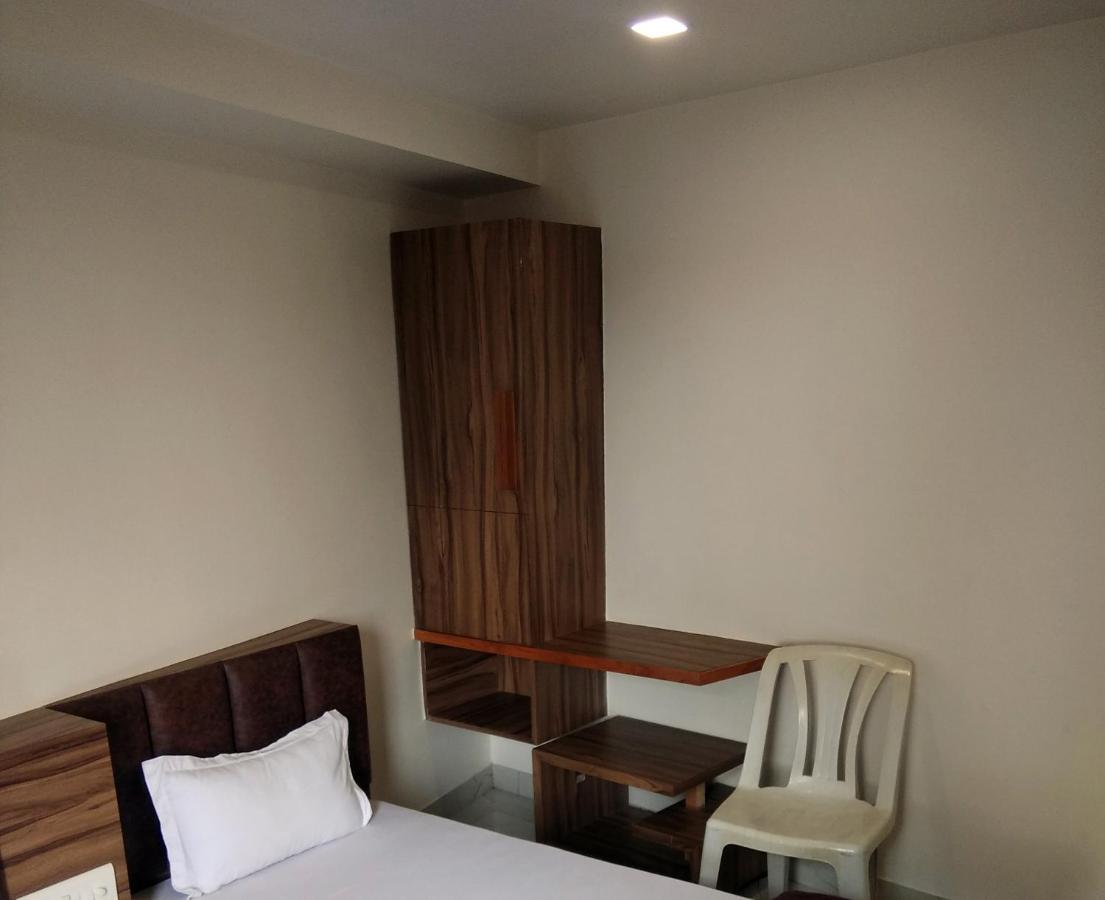 Hotel Milan Ahmedabad Ngoại thất bức ảnh