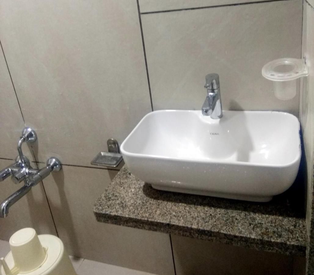 Hotel Milan Ahmedabad Ngoại thất bức ảnh