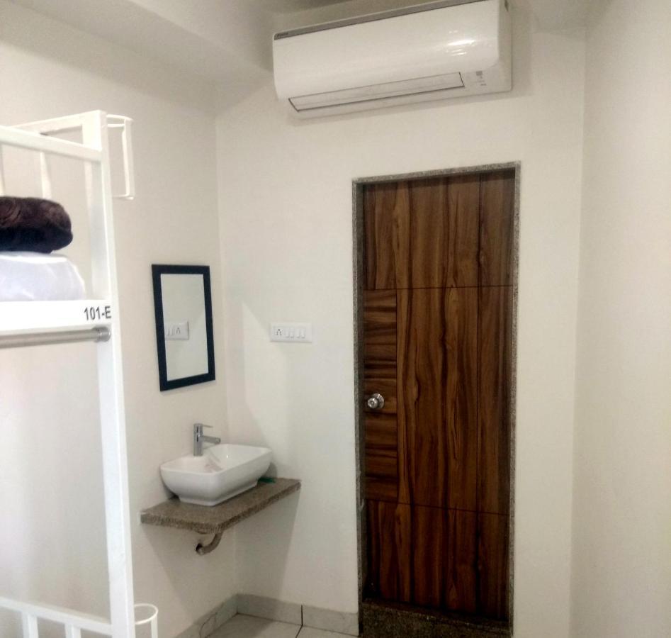 Hotel Milan Ahmedabad Ngoại thất bức ảnh