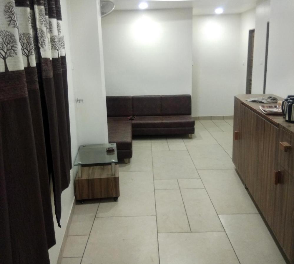 Hotel Milan Ahmedabad Ngoại thất bức ảnh