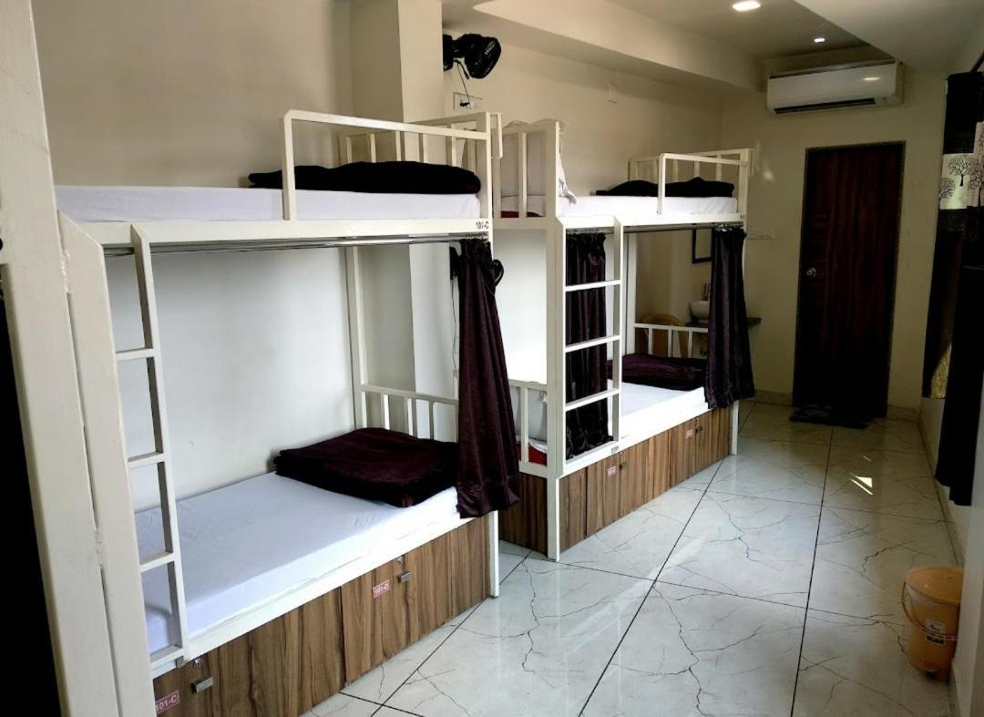 Hotel Milan Ahmedabad Ngoại thất bức ảnh