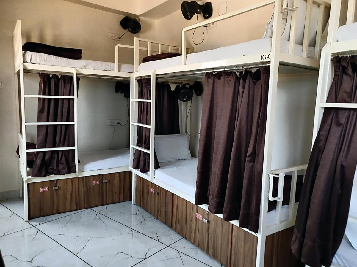 Hotel Milan Ahmedabad Ngoại thất bức ảnh
