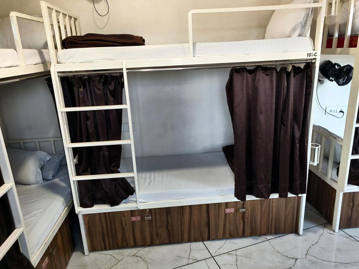 Hotel Milan Ahmedabad Ngoại thất bức ảnh