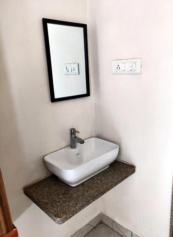Hotel Milan Ahmedabad Ngoại thất bức ảnh