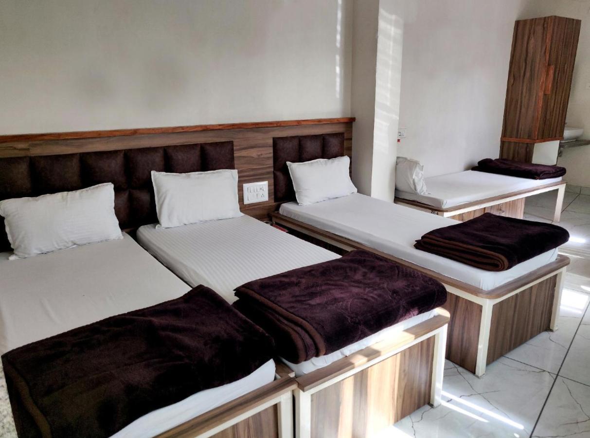 Hotel Milan Ahmedabad Ngoại thất bức ảnh
