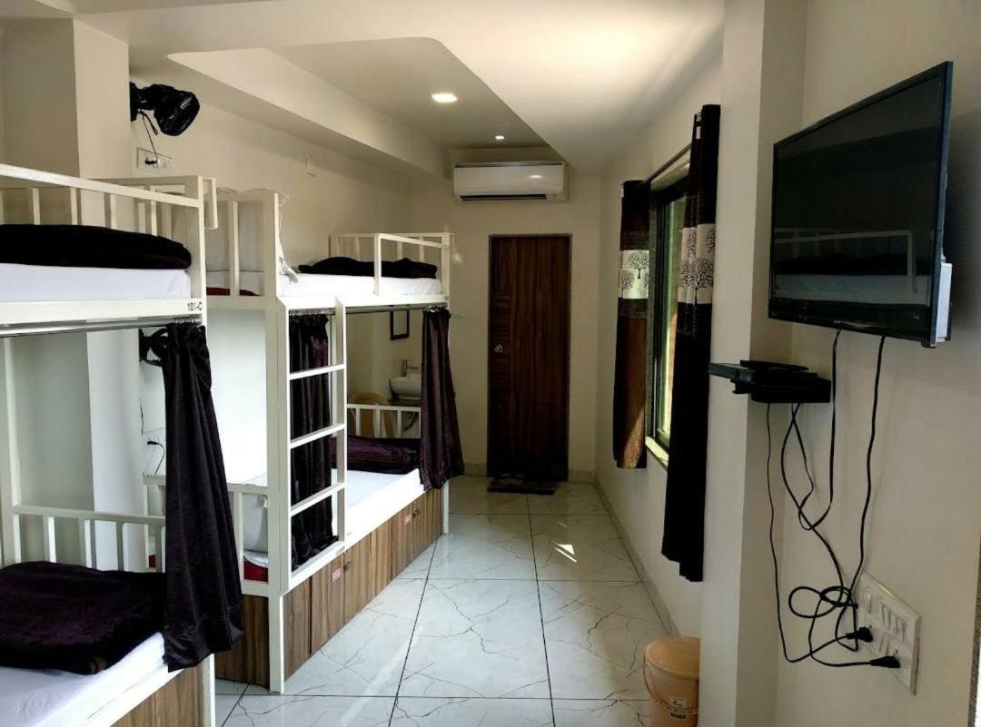 Hotel Milan Ahmedabad Ngoại thất bức ảnh