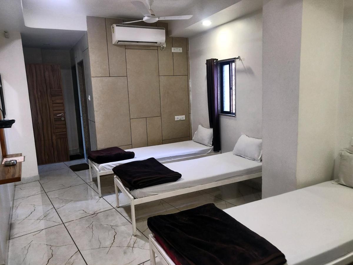 Hotel Milan Ahmedabad Ngoại thất bức ảnh