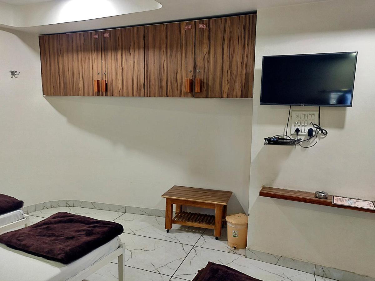Hotel Milan Ahmedabad Ngoại thất bức ảnh